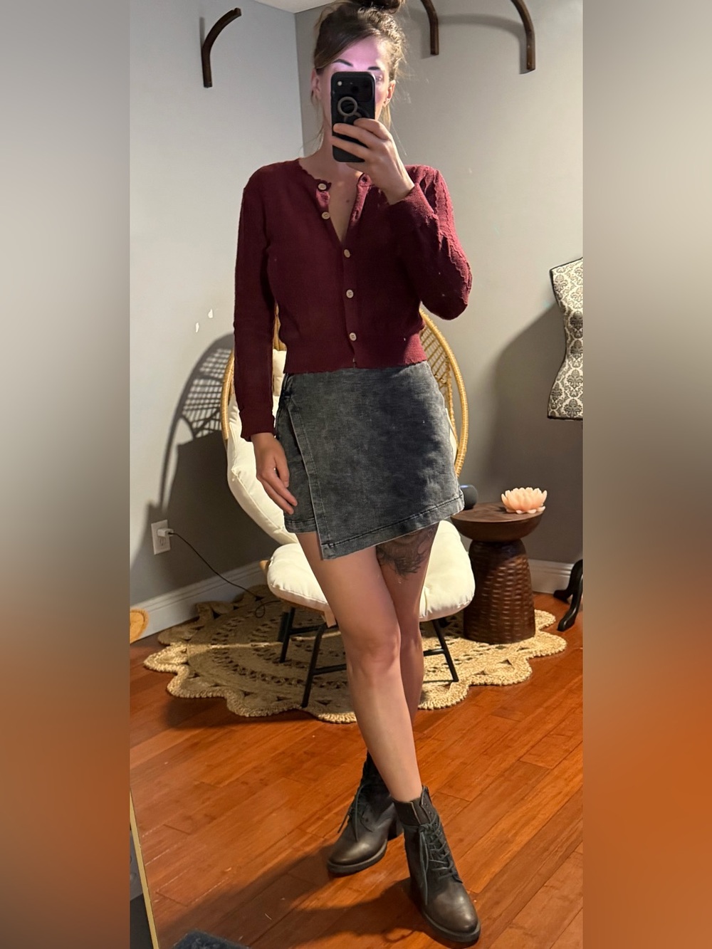 Pink Lily Women's Maroon Scallop-Edge Cropped Cardigan